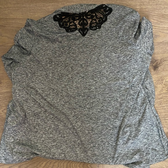 Plus Size Top - Picture 2 of 3